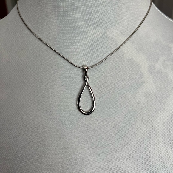 Lia Sophia Silver Infinity Necklace - Picture 4 of 5